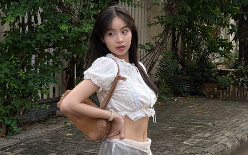 Hoa hậu Thanh Thủy khoe vòng eo quyến rũ