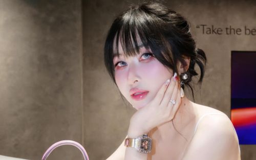 Bộ sưu tập đồng hồ gần 40 tỷ của vợ doanh nhân Minh Nhựa