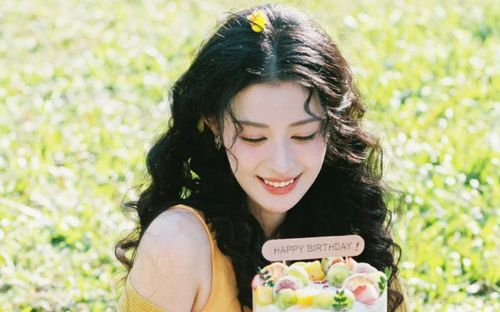 'Tiểu Lưu Diệc Phi' gây thương nhớ với visual nữ tính dịu dàng