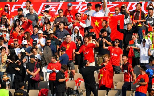 CĐV Trung Quốc sững sờ khi thắng đậm U23 Việt Nam