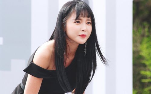 Hong Jin Young lộ diện giữa tin đồn mang thai, diện mạo thế nào?