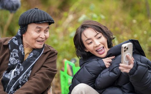 Khoảnh khắc Thu Trang xưng 'con' với Xuân Hinh gây chú ý