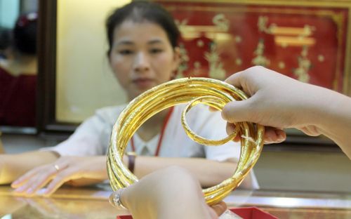 Mua bán vàng không phép, dùng vàng để thanh toán: Cẩn trọng mức phạt hàng trăm triệu đồng