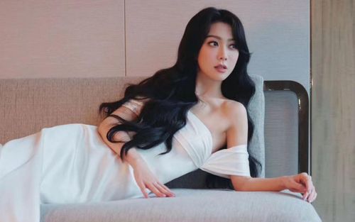 Nữ ca sĩ xinh đẹp nhất nhì showbiz gần 50 tuổi vẫn chưa lấy chồng, nhan sắc gây 'bão mạng'