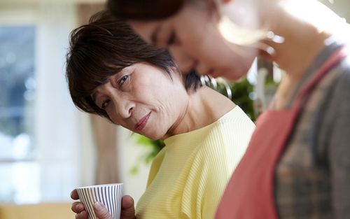 Giận mẹ chồng muốn đi hẹn hò với bạn trai, nàng dâu gây ra sự việc không tưởng
