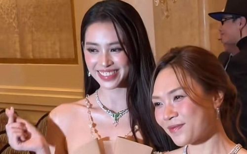 Hoa hậu Tiểu Vy phản ứng khi gặp Mỹ Tâm