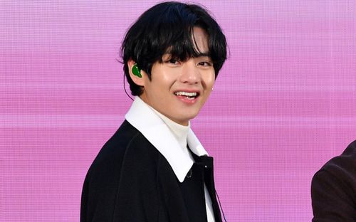 V (BTS) không dự Paris Fashion Week vẫn tạo ra giá trị truyền thông cực khủng