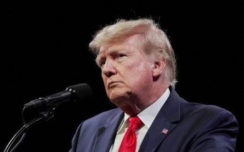 Tổng thống Trump bị chỉ trích vì đoạn video dài 41 giây mới đăng tải