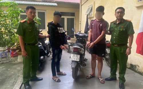 Xe máy để trên vỉa hè bị mất cắp, Công an vào cuộc liền tìm ra danh tính kẻ trộm cắp