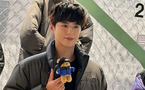 Park Bo Gum khoe cơ bắp lực lưỡng
