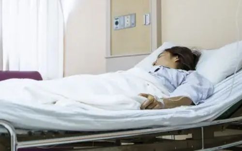 Ăn chung một con cá sau khi câu được, gia đình 5 người nhập viện khẩn cấp