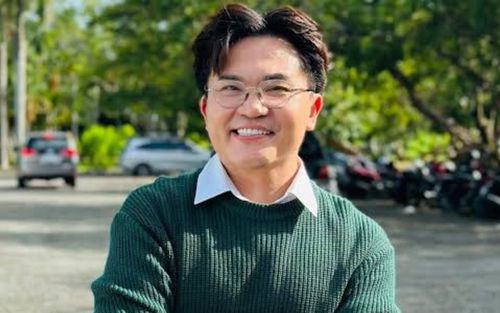 Khán giả mừng cho MC Đại Nghĩa đã tìm lại được hạnh phúc sau 2 tháng chia tay