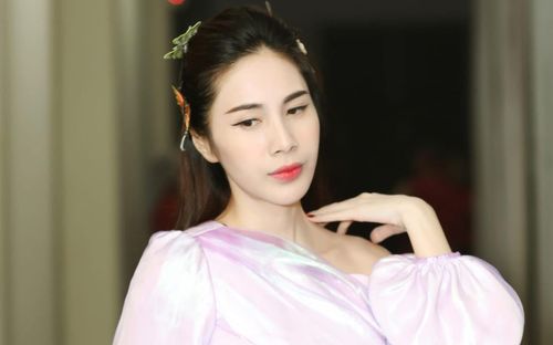 Ca sĩ Thủy Tiên đã đúng khi công khai nói rõ chuyện chia tay Công Vinh