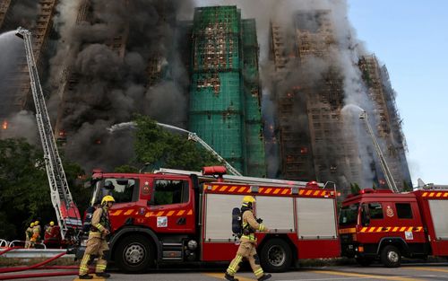 Vụ cháy chung cư khiến 168 người thiệt mạng ở Hong Kong: Báo cáo điều tra hé lộ trách nhiệm 4 cơ quan