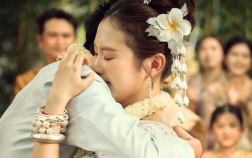 Hạnh phúc của chàng trai hơn 9 tuổi khi Phương Mỹ Chi báo tin vui