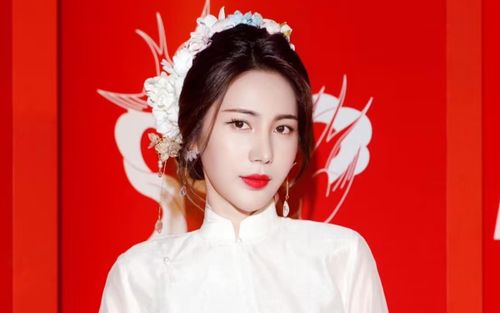 Mừng cho ca sĩ Thủy Tiên dũng cảm bước tiếp ở tuổi 41
