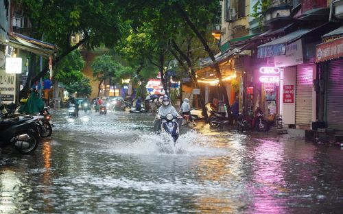 Hà Nội xuất hiện vùng mây dông mới, những khu vực nào sắp có mưa?