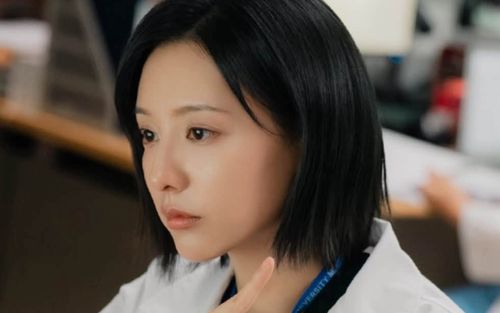 Doctor X của Kim Ji Won bị tẩy chay tại 'sân nhà'