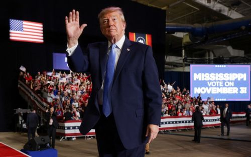 Ông Trump treo thưởng 1 triệu USD để tìm người tố cáo gian lận bầu cử