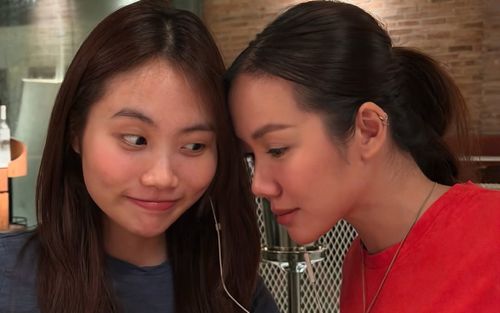 Phương Mỹ Chi công khai hạnh phúc với nữ ca sĩ 35 tuổi