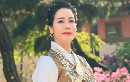 Mừng cho Nhật Kim Anh tìm thấy tình yêu viên mãn ở tuổi 41