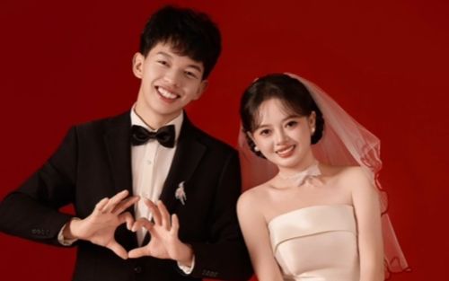 Chú rể mời cư dân mạng đến dự đám cưới vì thiếu người thân, kết quả khiến ai cũng bất ngờ