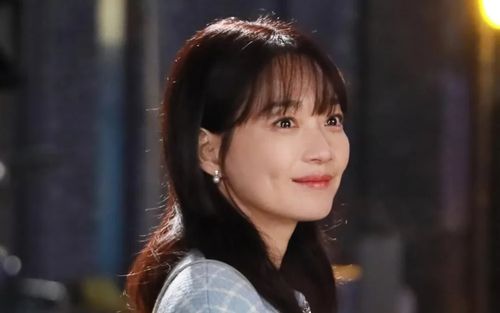 Vợ chồng Shin Min Ah và Kim Woo Bin quyên góp hơn 5 tỷ won, lý do khiến khán giả xúc động