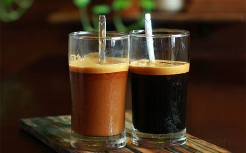 Cà phê đen và cà phê sữa: Loại nào phù hợp hơn nếu uống mỗi ngày?
