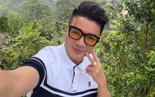 Đàm Vĩnh Hưng hạnh phúc hội ngộ người phụ nữ đặc biệt