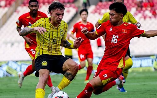 Tuyển Việt Nam lần đầu thua Malaysia ở thời HLV Kim Sang Sik