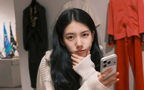 Ảnh đời thường của 'tình đầu quốc dân' Bae Suzy ở Pháp gây sốt