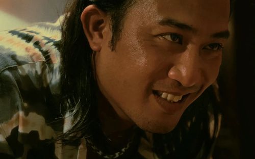 Doãn Quốc Đam gây bàn tán với diện mạo khác lạ