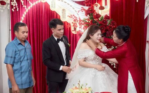 Mẹ chồng tổ chức đám cưới cho con dâu tìm hạnh phúc mới