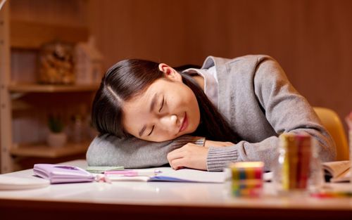 Ngủ trưa bao lâu là đủ, ngủ sai dễ tăng nguy cơ đột quỵ