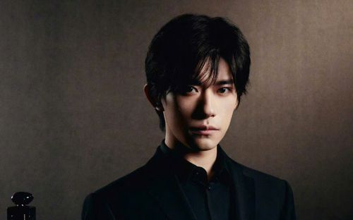 Dịch Dương Thiên Tỉ gây tranh cãi