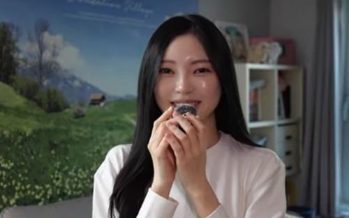 Cựu trưởng nhóm nhạc nữ Kpop tiết lộ bị CEO công ty ép buộc phát sóng trực tuyến