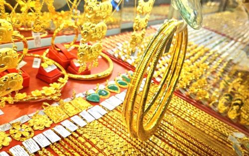 Tin tài chính hôm nay 12/2: Vàng neo cao 181 triệu đồng, USD bật tăng trở lại