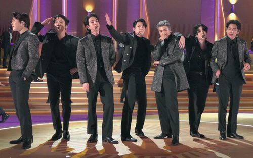 BTS gây ra cuộc 'khan hiếm' với ngành in ấn tại Hàn Quốc