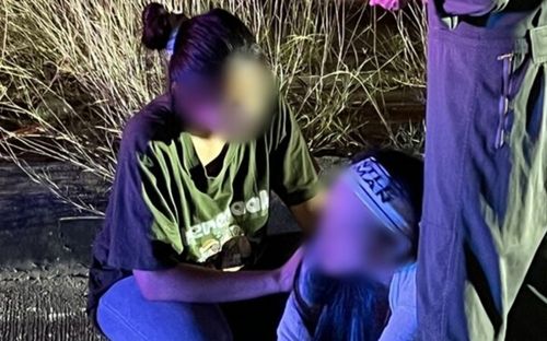 Tặng quà lễ tình nhân cho bạn trai, cô gái gục ngã vì sự việc sau đó