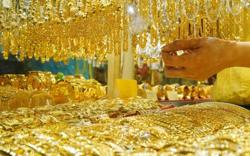 Tin tài chính hôm nay 15/2: Vàng tăng trong tuần nhưng người mua vẫn lỗ, USD tự do tăng mạnh
