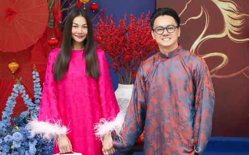 Siêu mẫu Thanh Hằng tình tứ đón Tết bên chồng