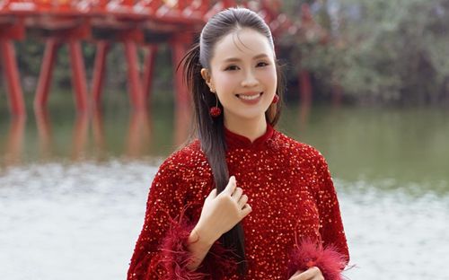 Hồng Diễm gửi lời chúc năm mới đầu xuân Bính Ngọ