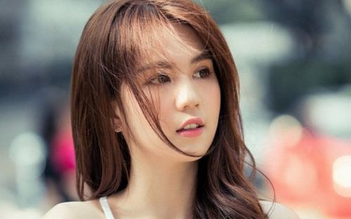 Về quê Ngọc Trinh ăn Tết, ngó xem mâm cỗ miền Tây có gì đặc biệt?