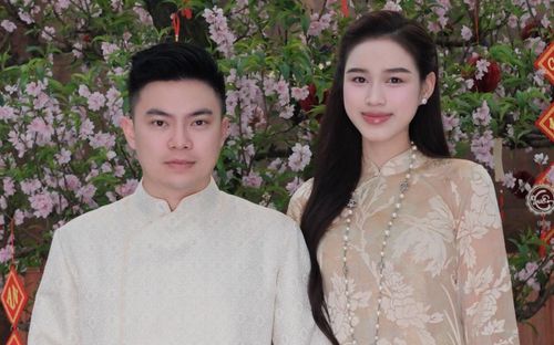 Túi xách gần 200 triệu của Đỗ Thị Hà