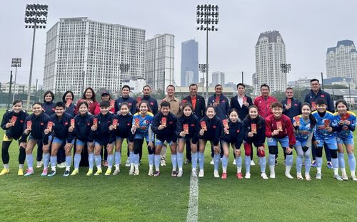 Tuyển nữ Việt Nam trở lại tập luyện ngày mùng Hai Tết