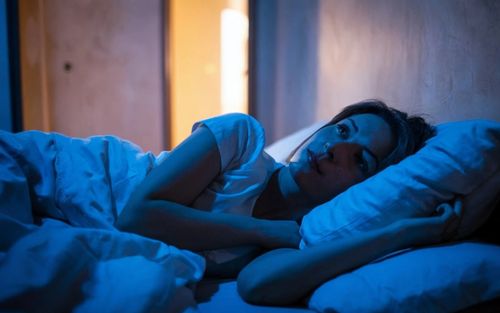 Thức dậy lúc 3h sáng ban đêm lặp lại nhiều lần là dấu hiệu gì?