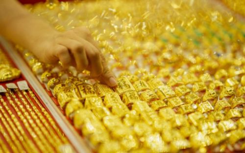 Tin tài chính hôm nay 22/2: Vàng giữ mốc 181 triệu đồng, USD 'chợ đen' giảm sâu