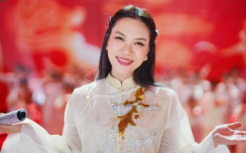 Mỹ Tâm gây 'bấn loạn' khi xuất hiện trong clip nhá hàng của Hoa Xuân Ca