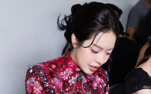 Thanh Thủy gây thương nhớ với khoảnh khắc khoe làn da trắng phát sáng