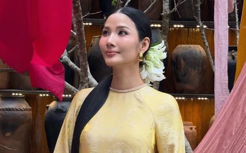 Ngẩn ngơ với visual dịu dàng của Hoàng Thùy khi mặc áo dài